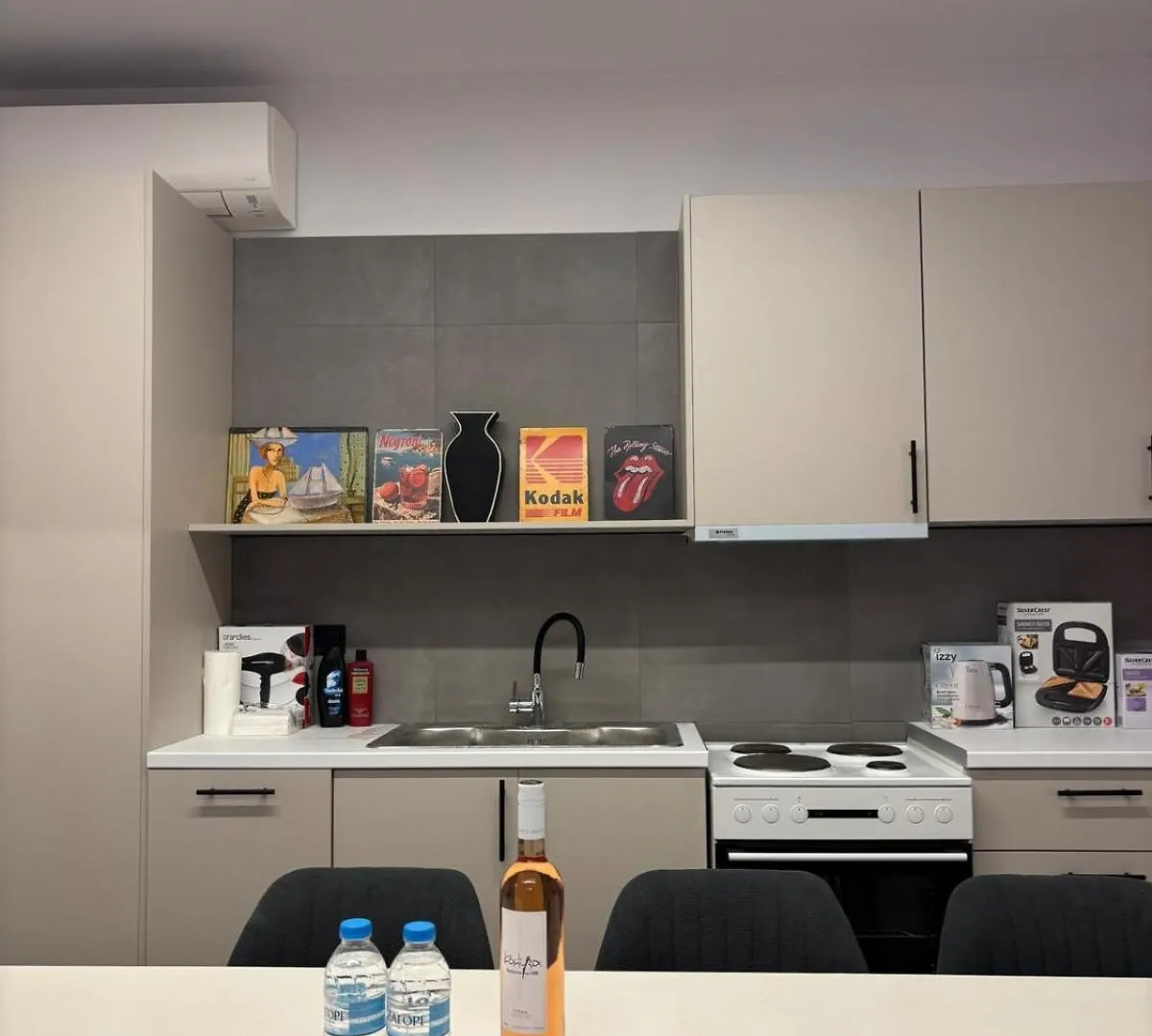 Rock N Roll Apartment, Downtown Thessaloniki Apartment